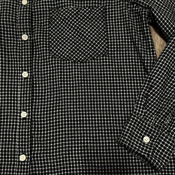 Old Navy Flannel Shirt The Classic Black White Plaid L Cotton Relaxed Fit - Picture 8 of 9